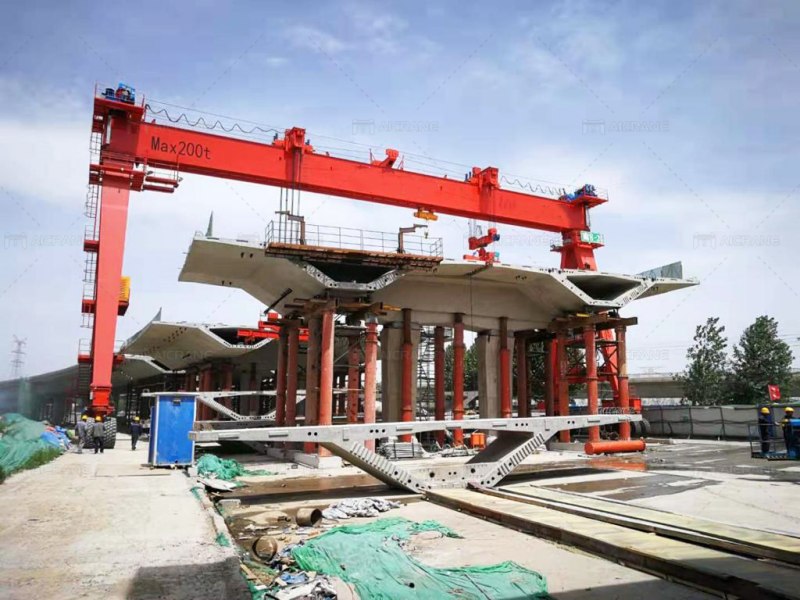 DTL200ton straddle crane